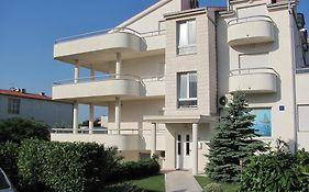 The Beach Studios & Apartments